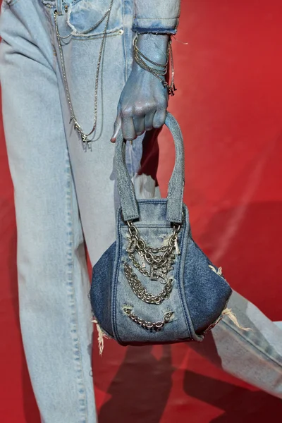 Look 53